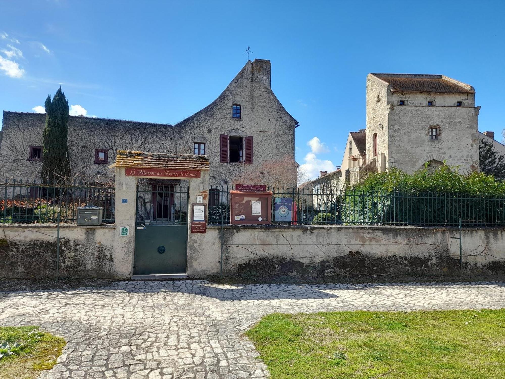La Maison Du Prince De Conde Charroux-d'Allier Ngoại thất bức ảnh